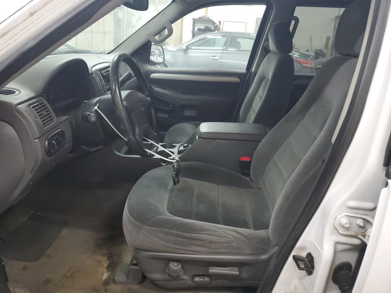 2003 Ford Explorer - Image 7