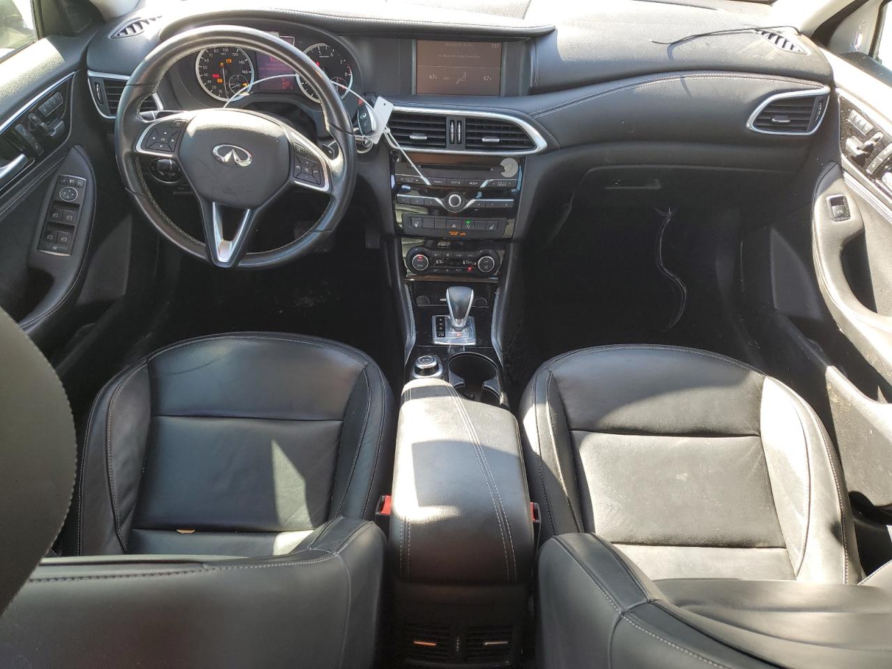2017 Infiniti QX30 - Image 8