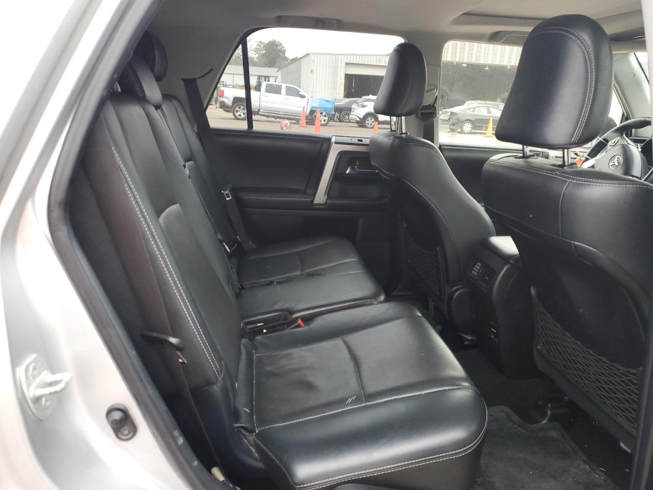 2015 Toyota 4Runner - Image 11