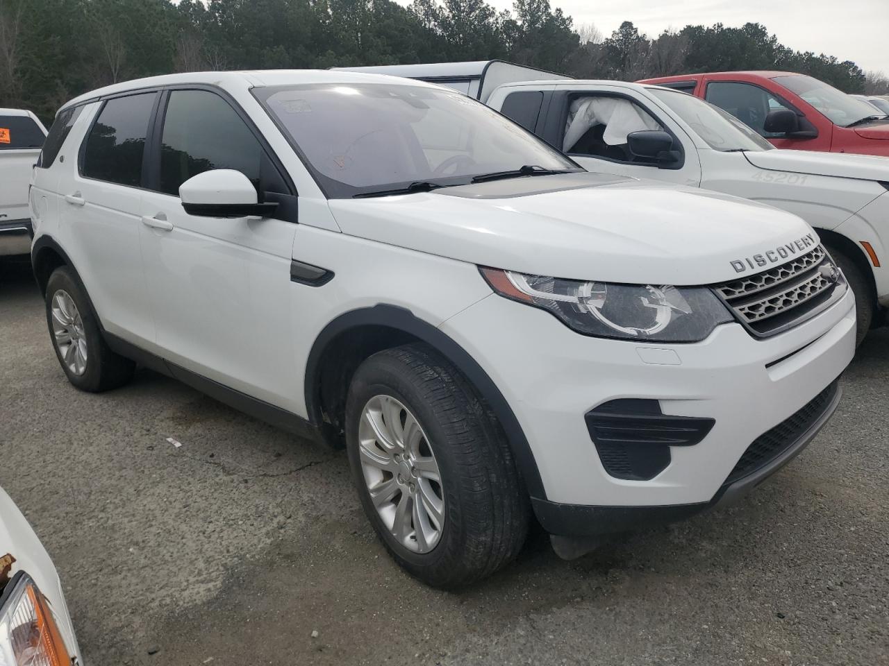 2017 Land Rover Discovery - Image 4