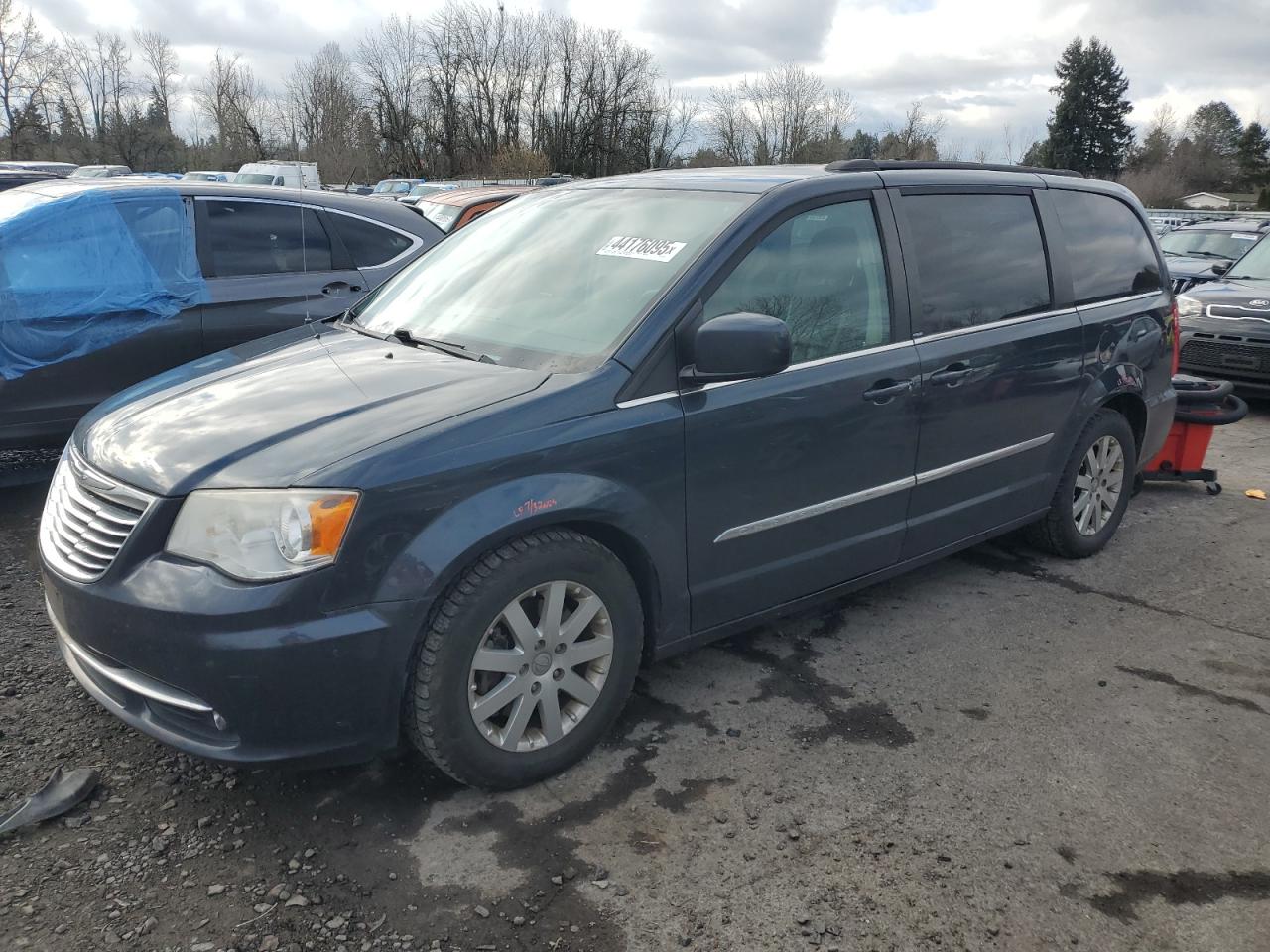 2014 Chrysler Town & Country - Image 1