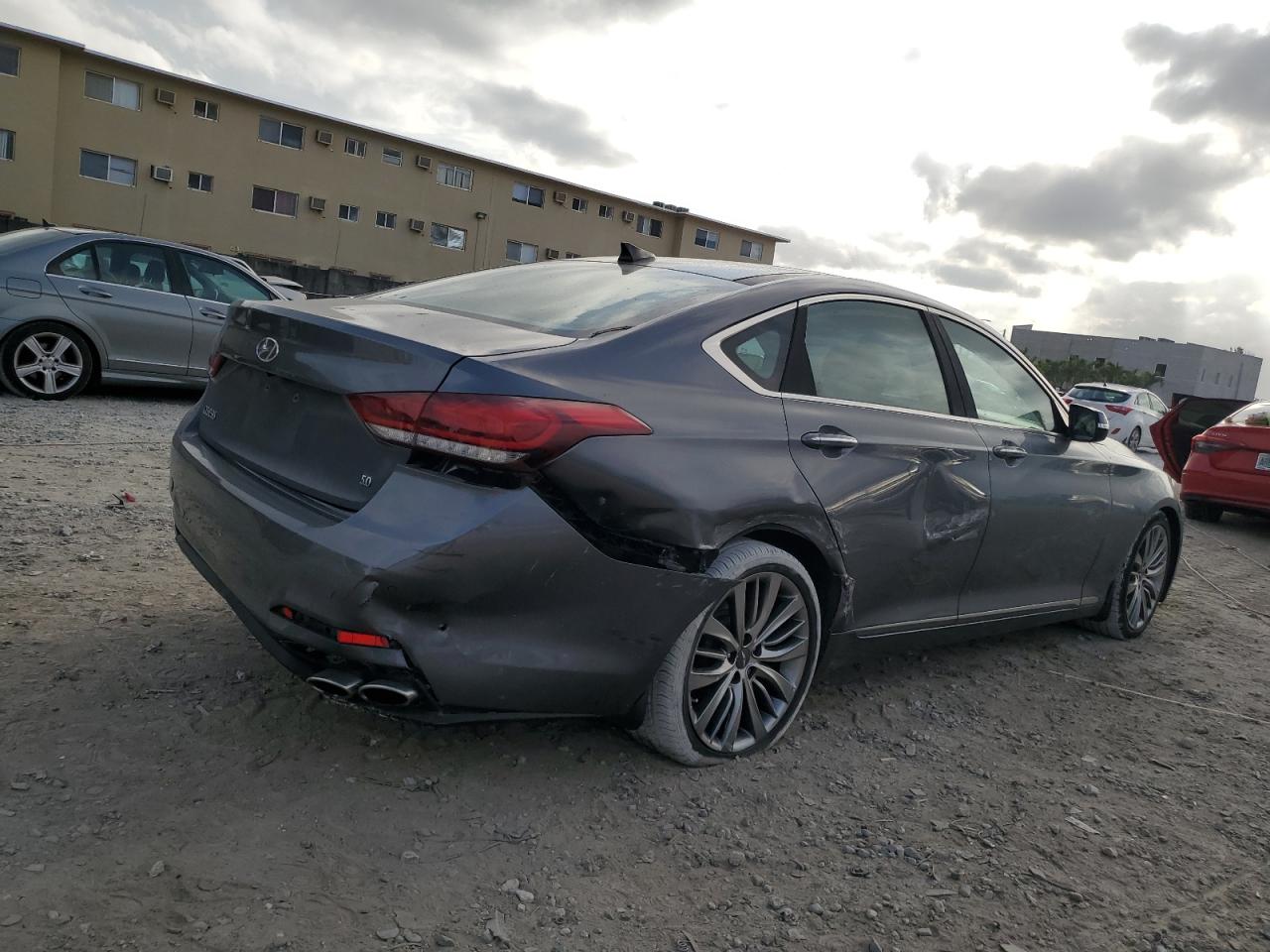 2015 Hyundai Genesis - Image 3