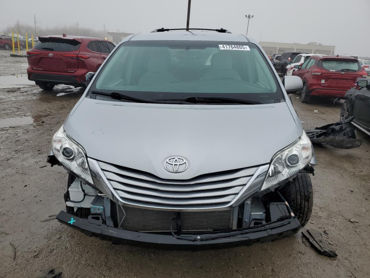 2015 Toyota Sienna - Image 5