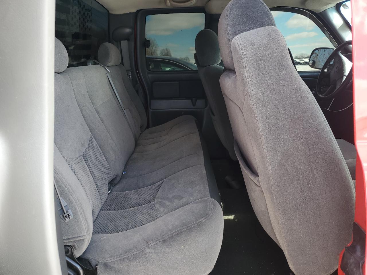 2007 Chevrolet Silverado - Image 10