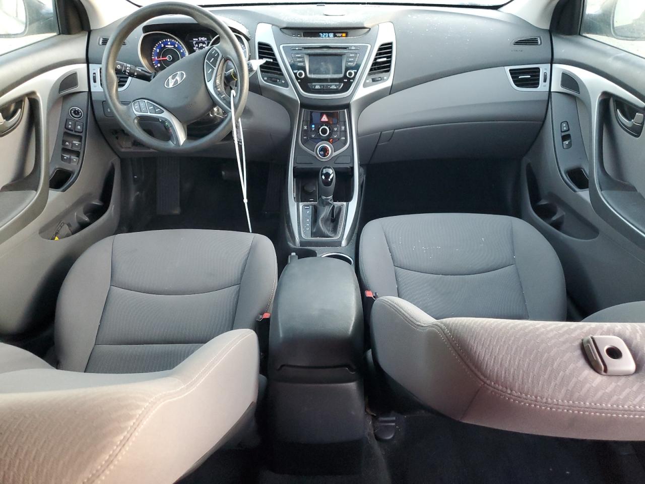2015 Hyundai Elantra - Image 8