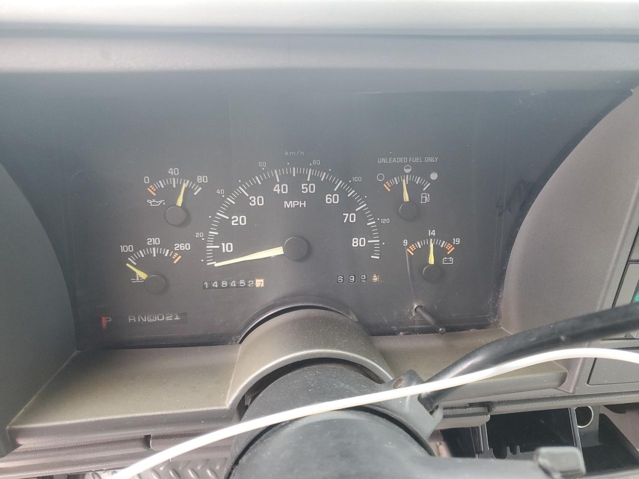 1994 Chevrolet Suburban - Image 9