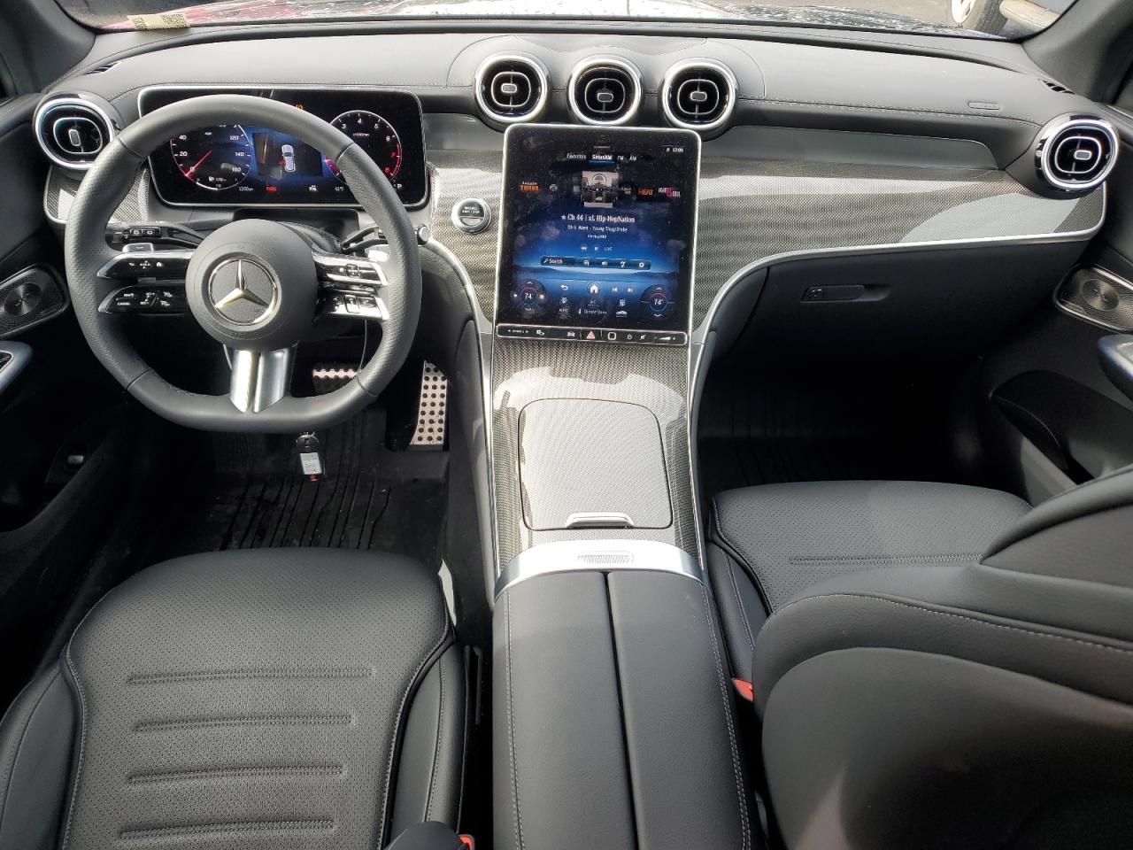 2024 Mercedes-Benz GLC - Image 8