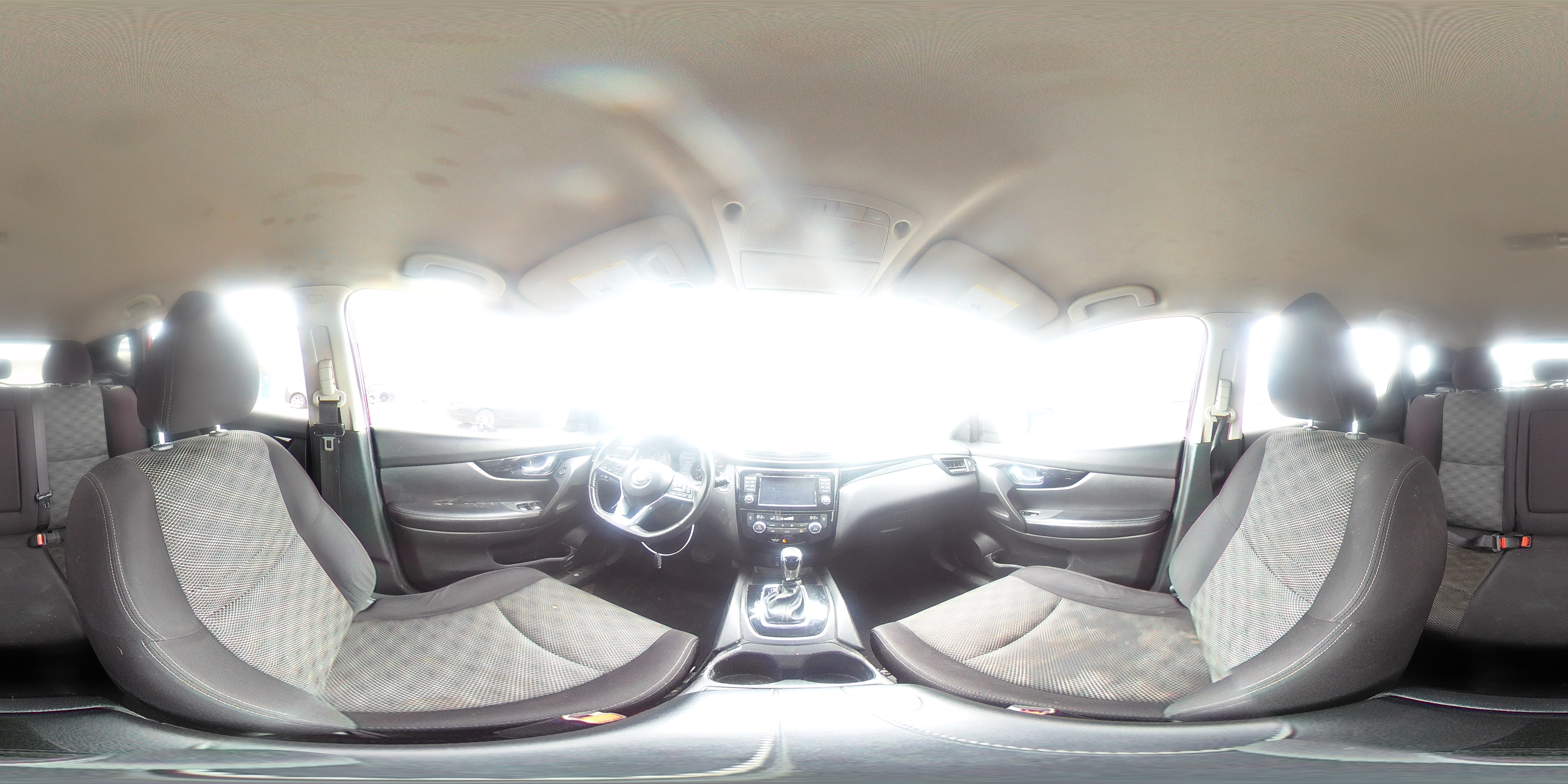 2018 Nissan Rogue - Image 15