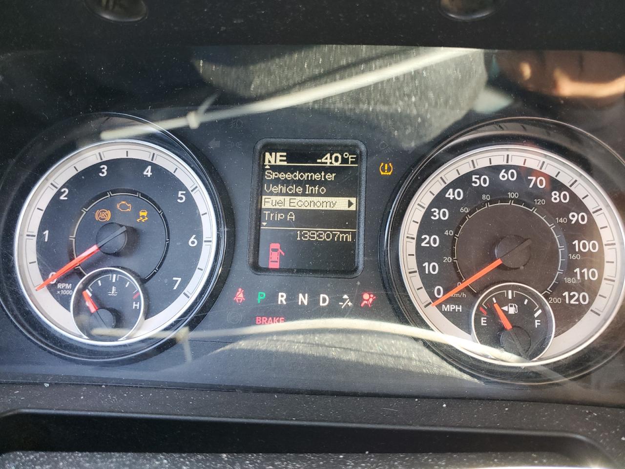 2016 RAM 1500 - Image 9