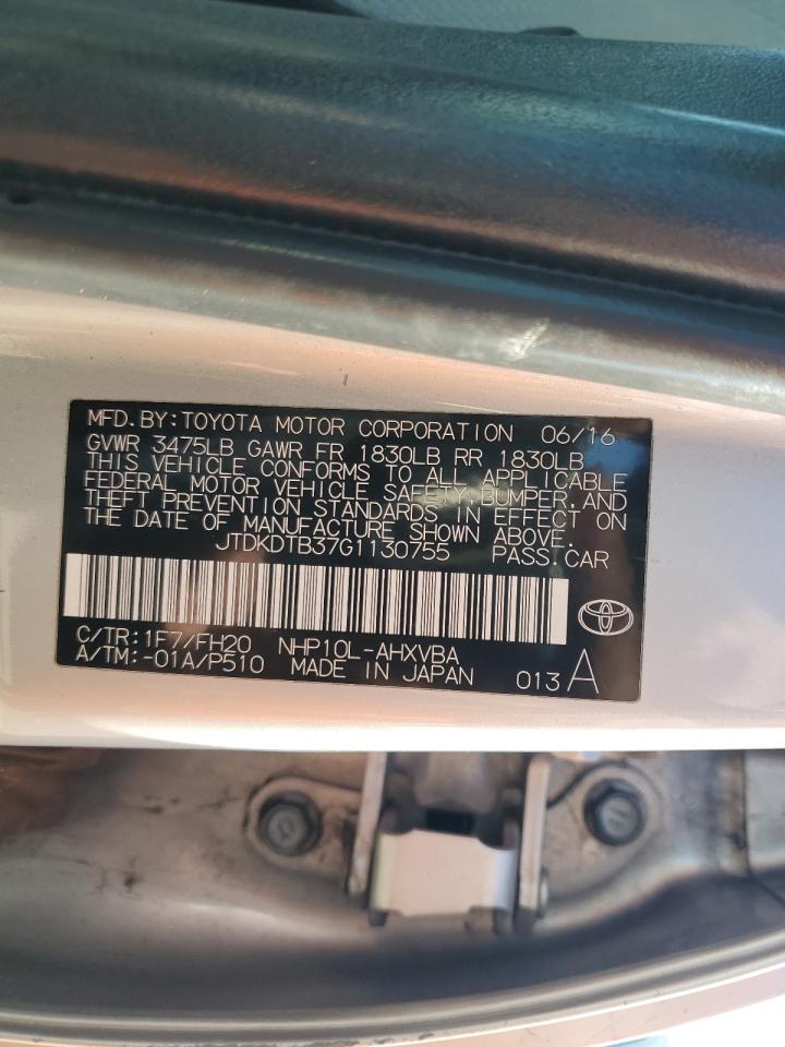 2016 Toyota Prius - Image 12