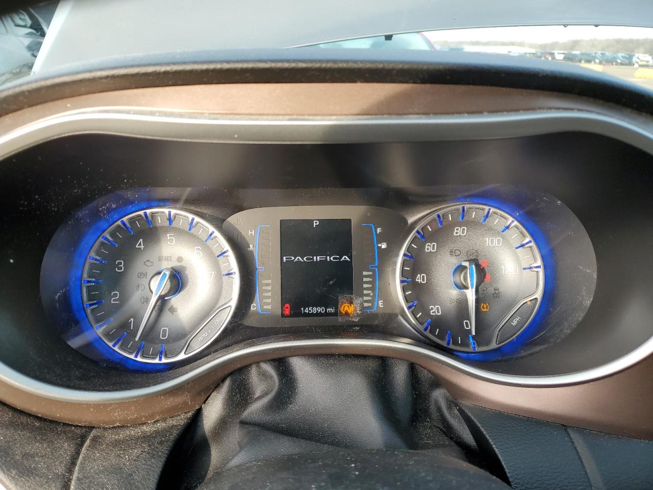 2017 Chrysler Pacifica - Image 9