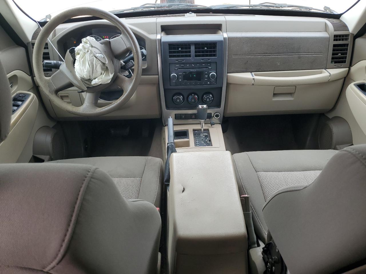 2010 Jeep Liberty (North America) - Image 8