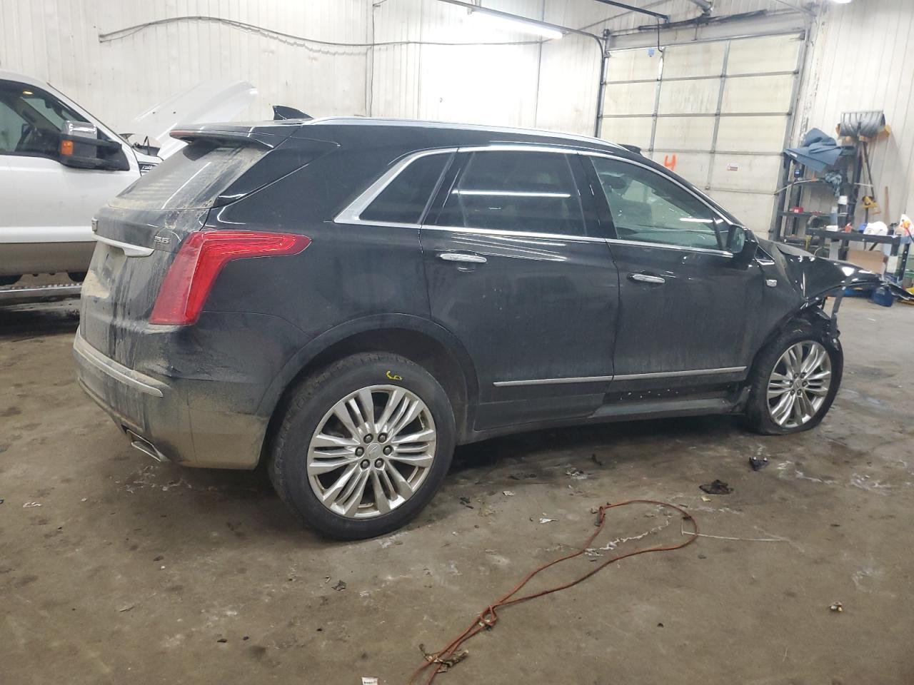 2017 Cadillac XT5 - Image 3