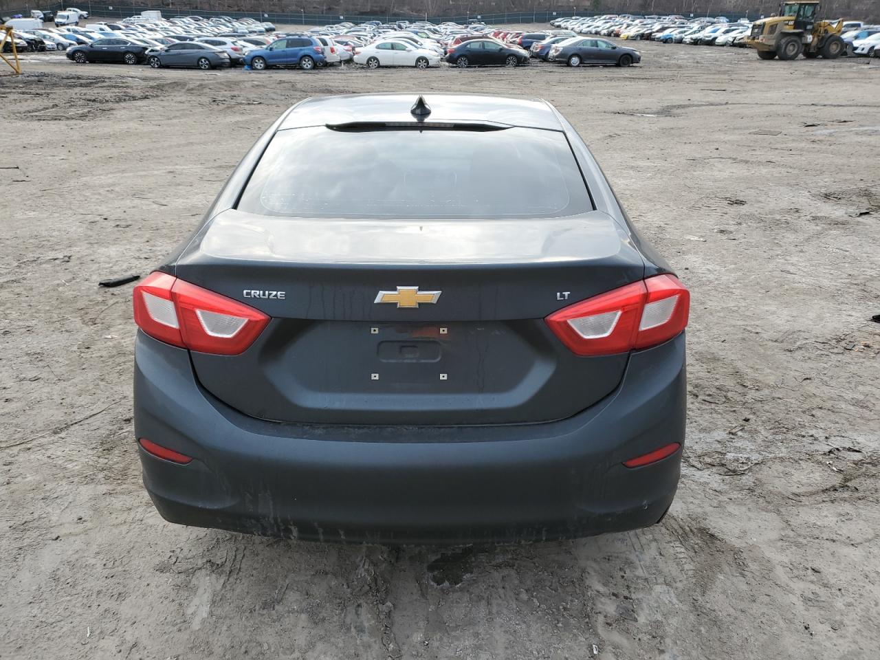 2017 Chevrolet Cruze - Image 6