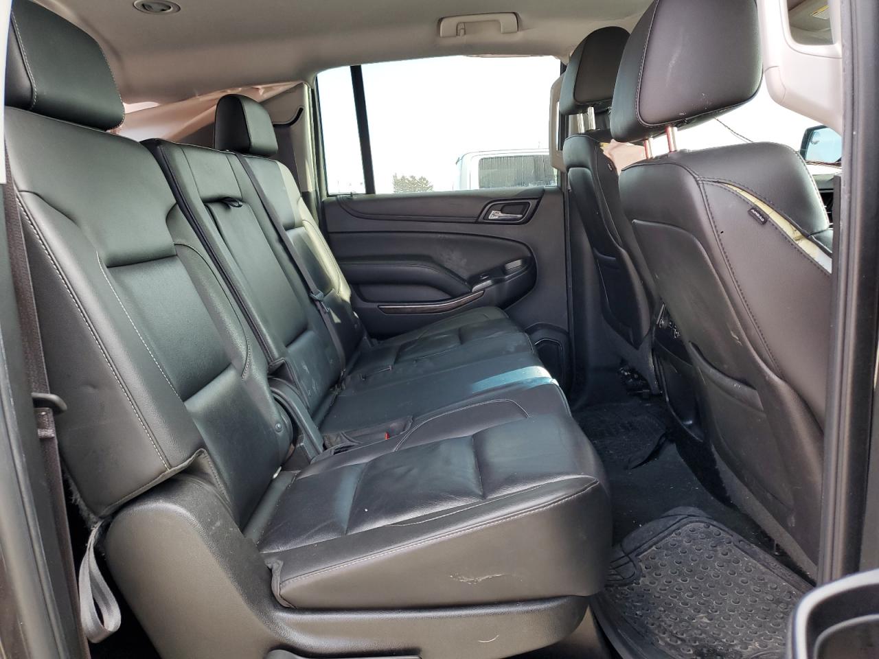 2015 Chevrolet Suburban - Image 11