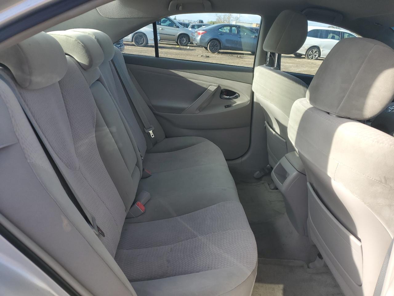 2010 Toyota Camry - Image 10