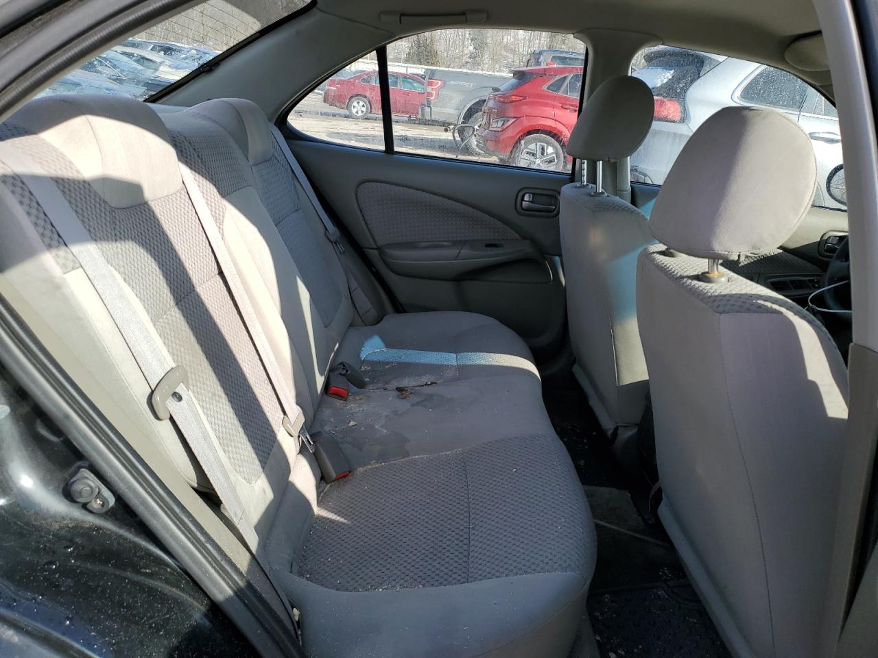 2004 Nissan Sentra - Image 10