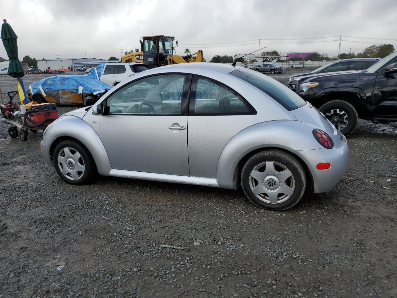 2001 Volkswagen Beetle - Image 2