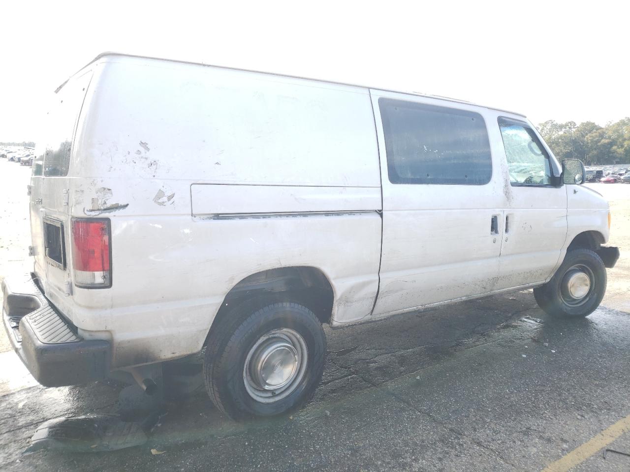 2001 Ford Econoline - Image 3