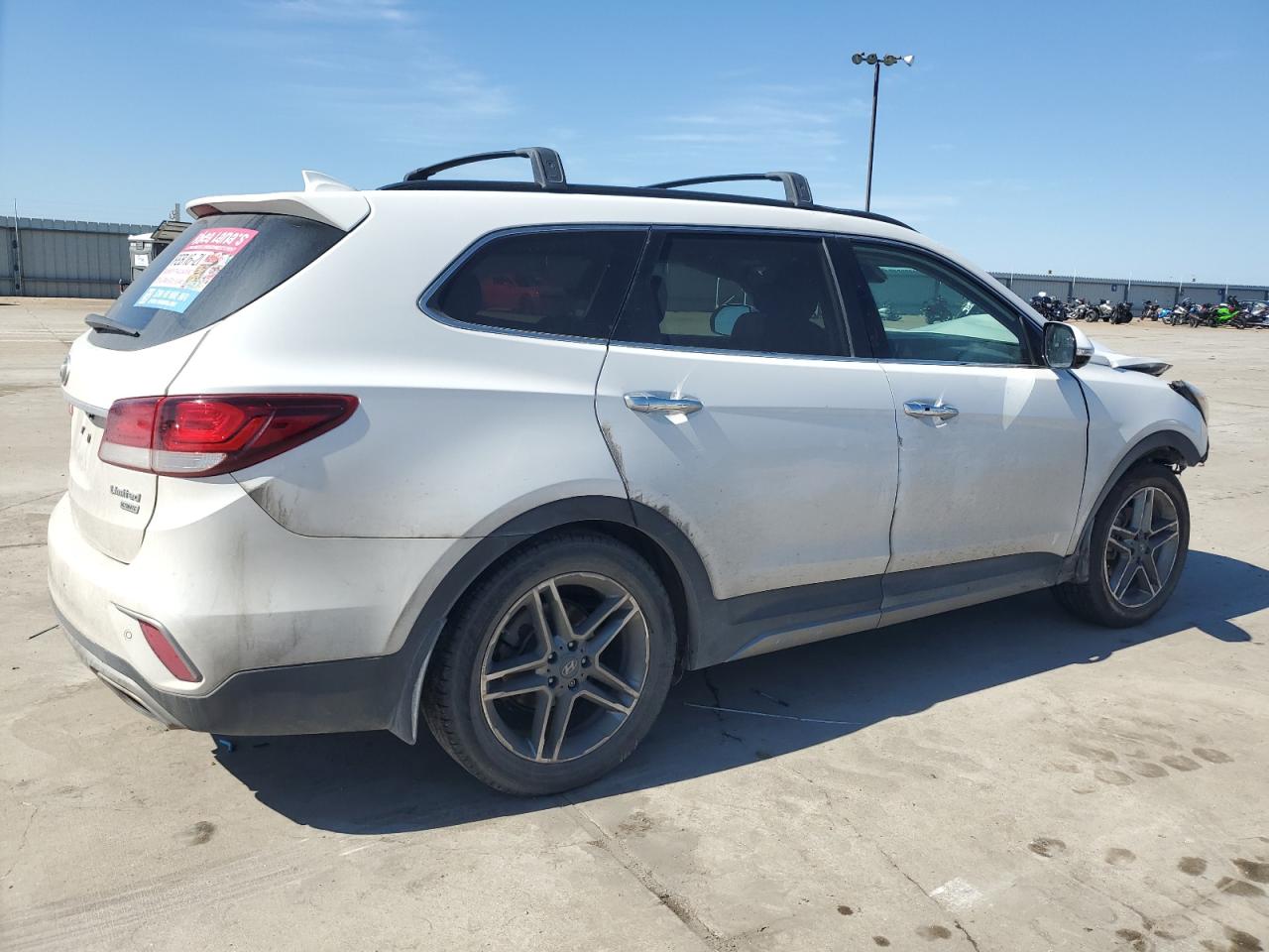 2019 Hyundai Santa Fe - Image 3