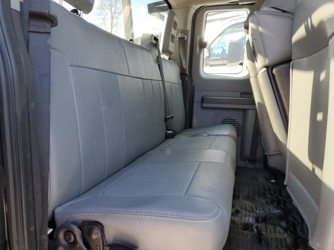 2011 Ford F250 - Image 11