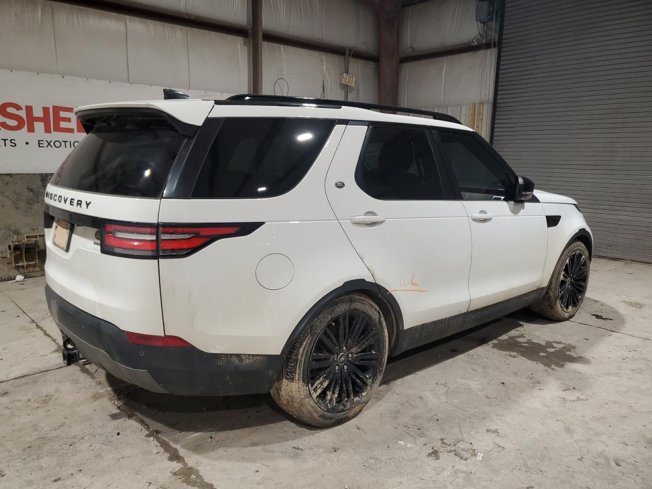 2017 Land Rover Discovery - Image 3
