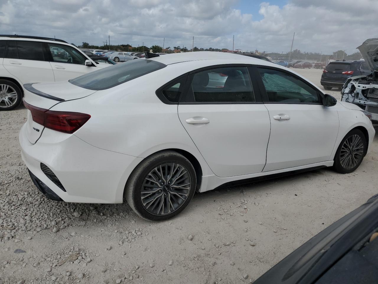2024 Kia Forte - Image 3