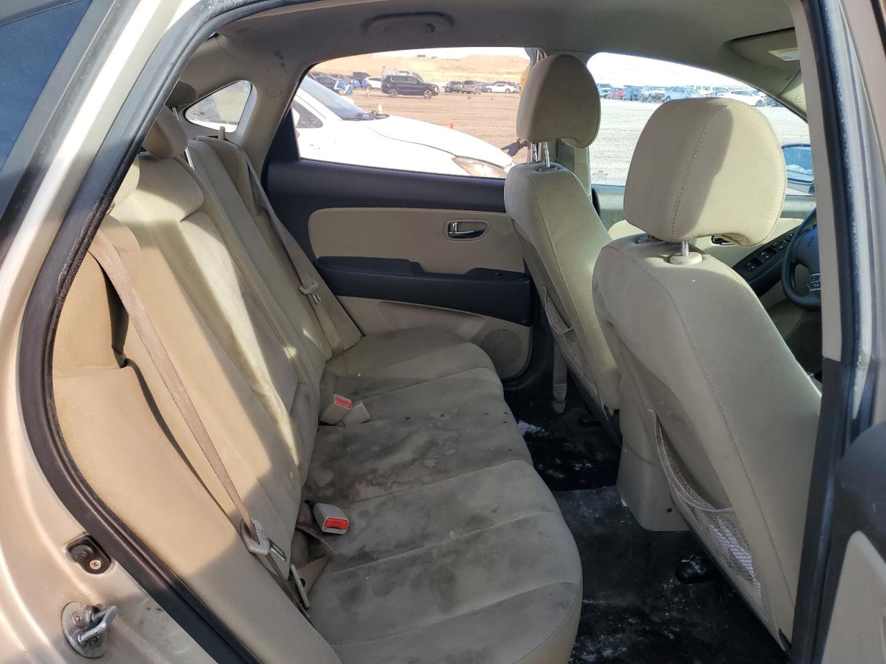 2010 Hyundai Elantra - Image 10
