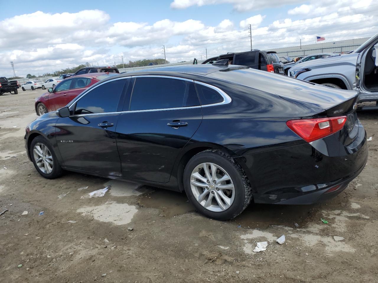 2018 Chevrolet Malibu - Image 2