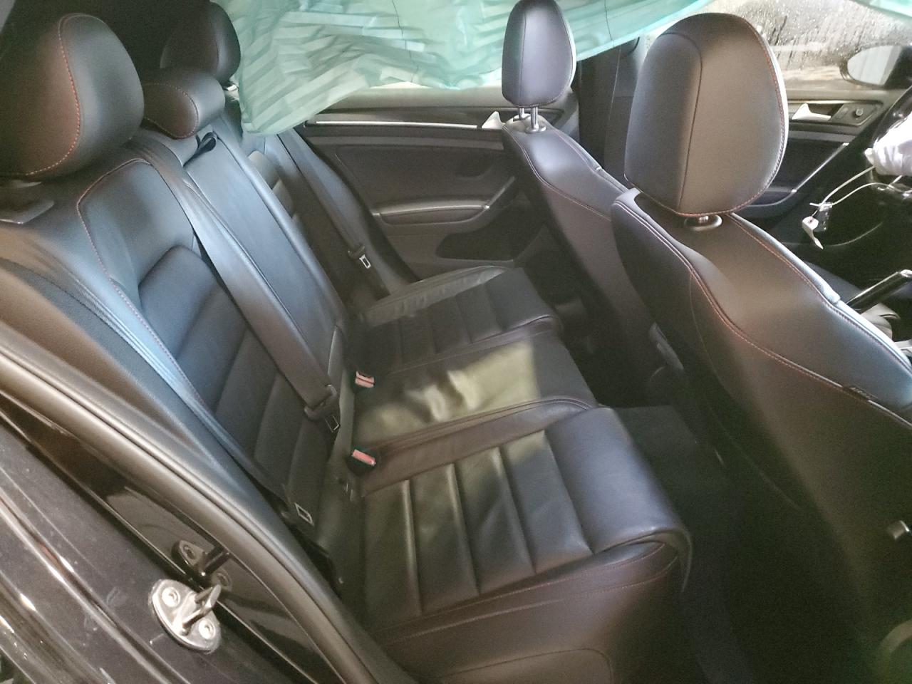 2017 Volkswagen GTI - Image 10