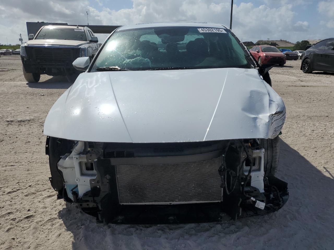 2022 Hyundai Elantra - Image 5
