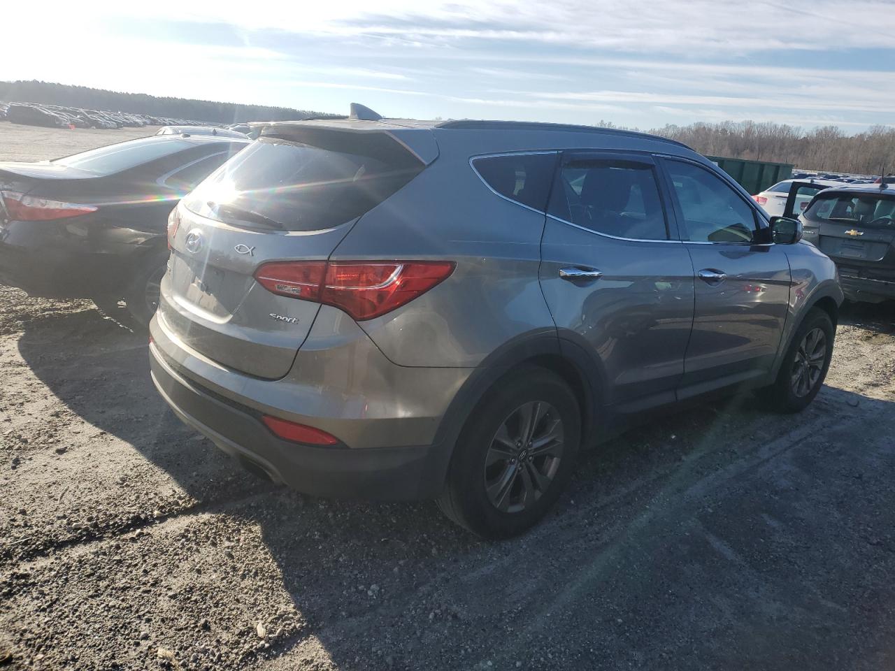 2016 Hyundai Santa Fe - Image 3