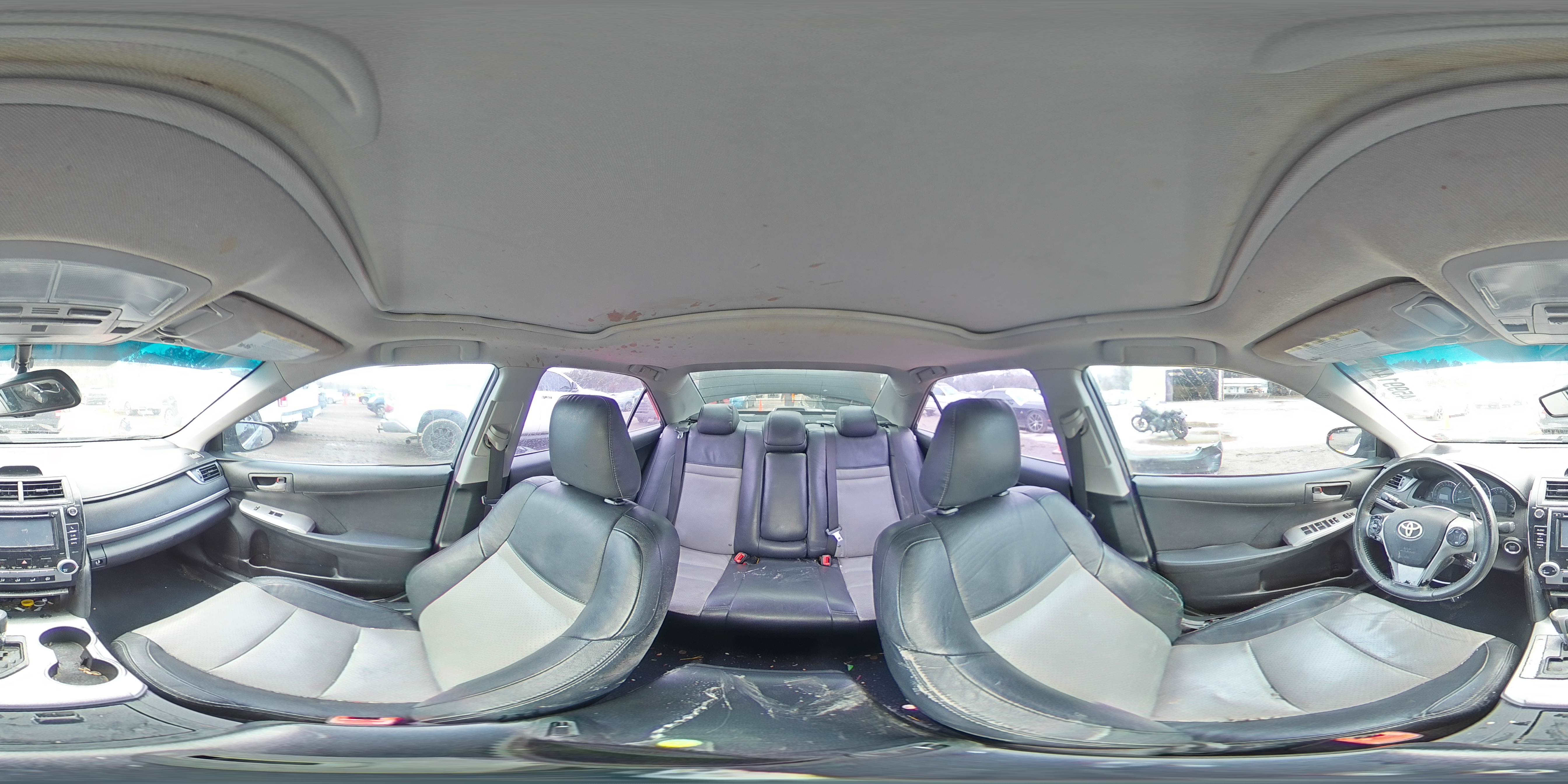 2012 Toyota Camry - Image 12