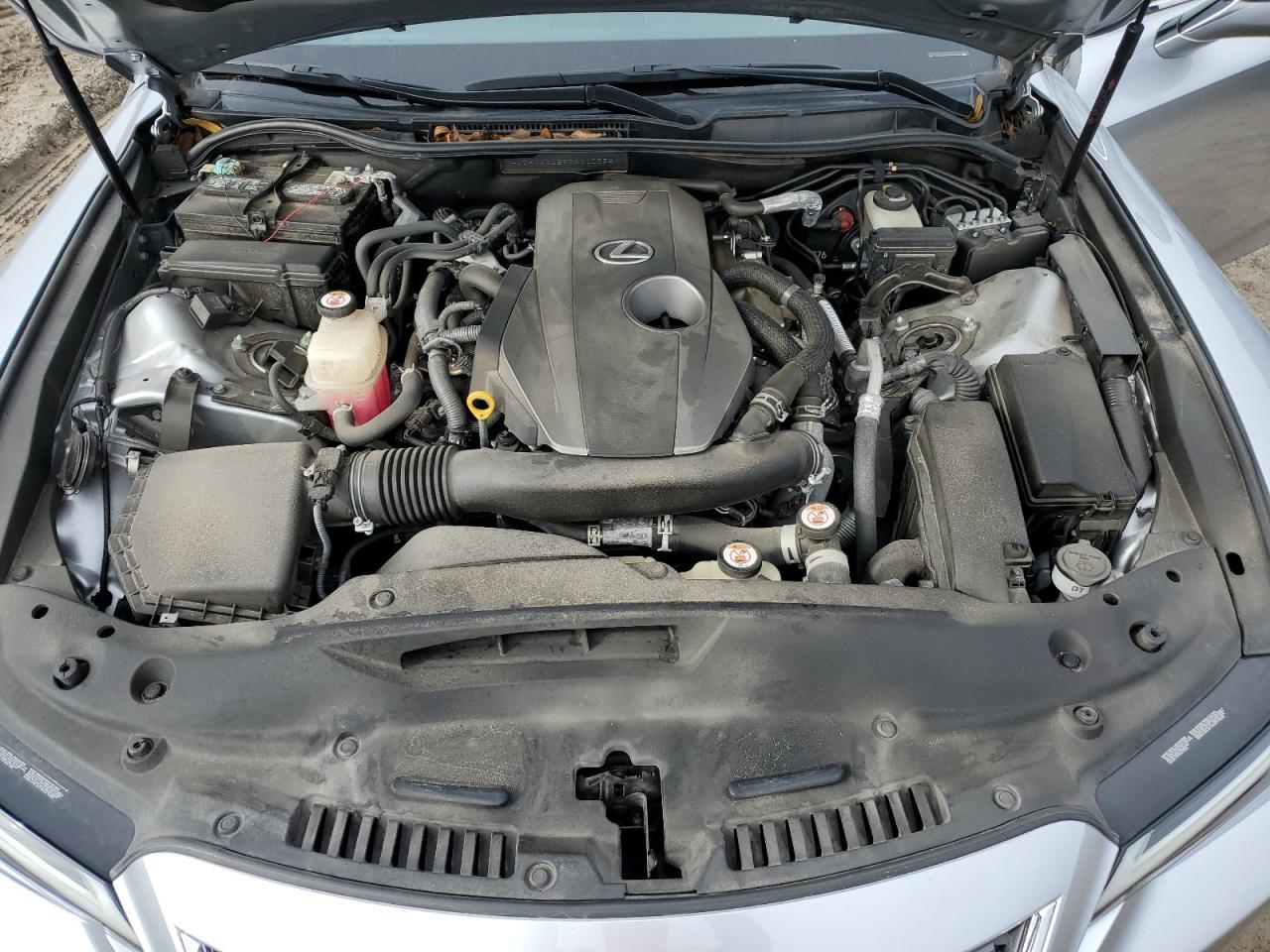 2021 Lexus IS - Image 11