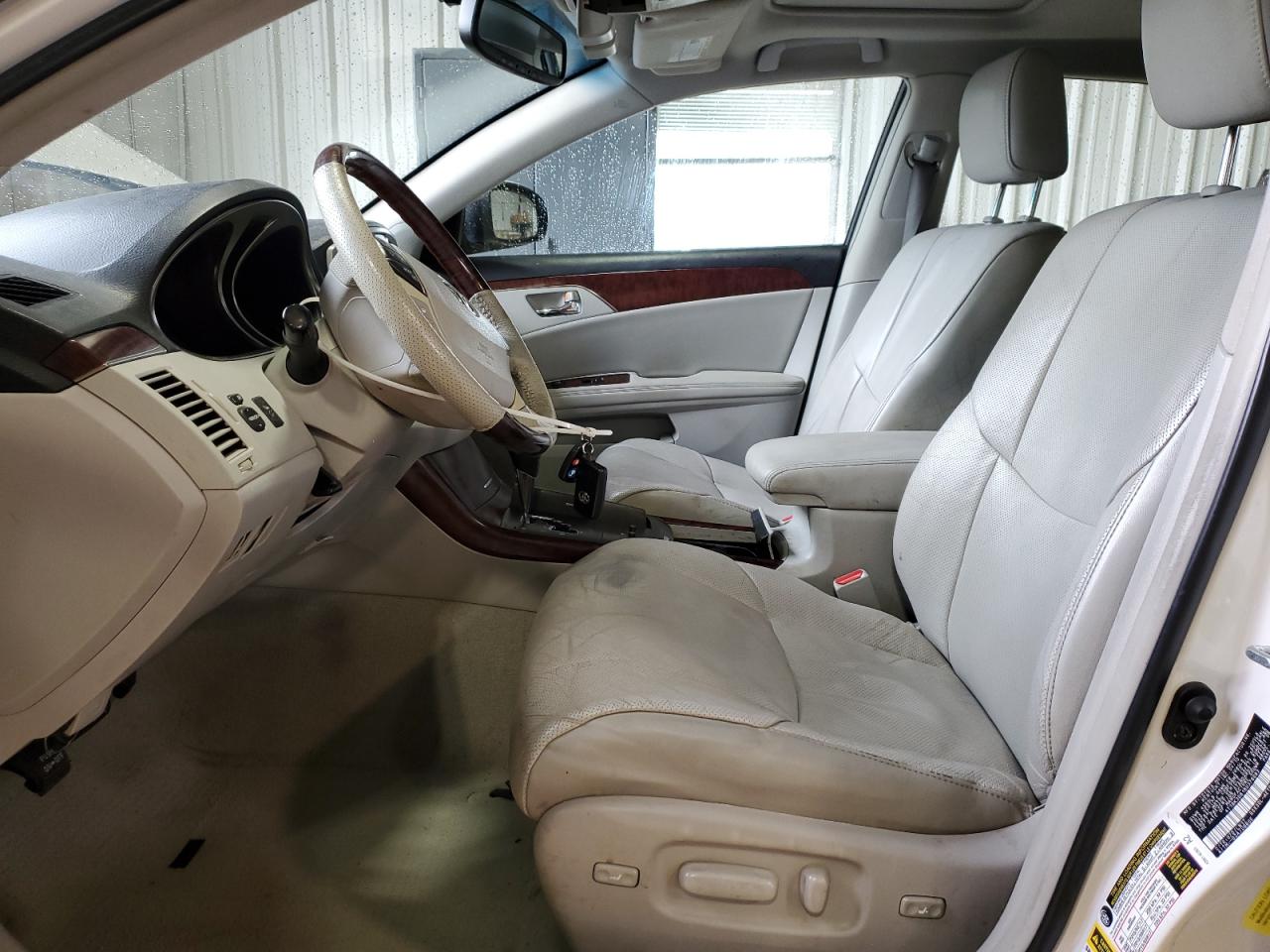 2011 Toyota Avalon - Image 7