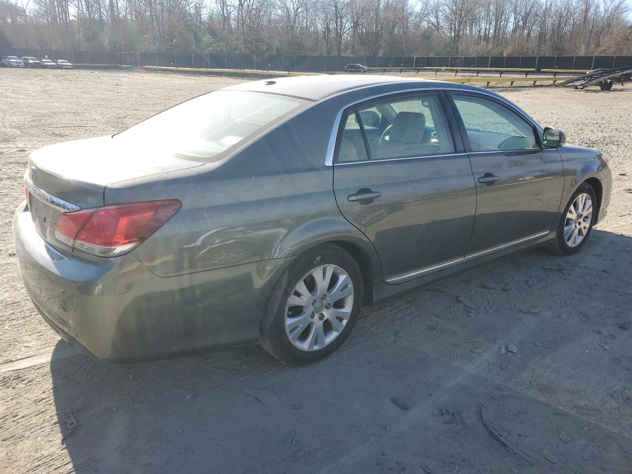 2011 Toyota Avalon - Image 3