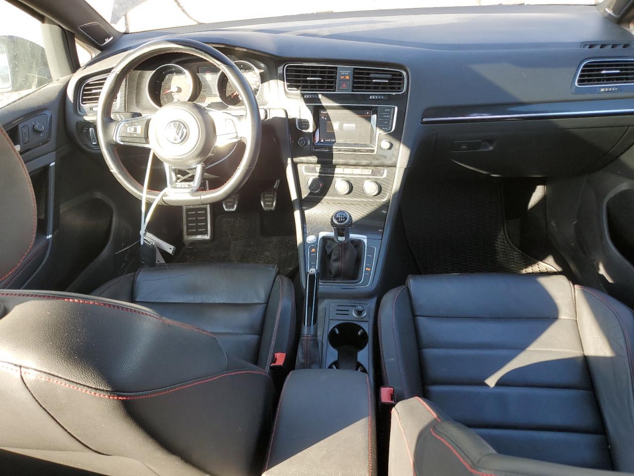 2015 Volkswagen GTI - Image 8