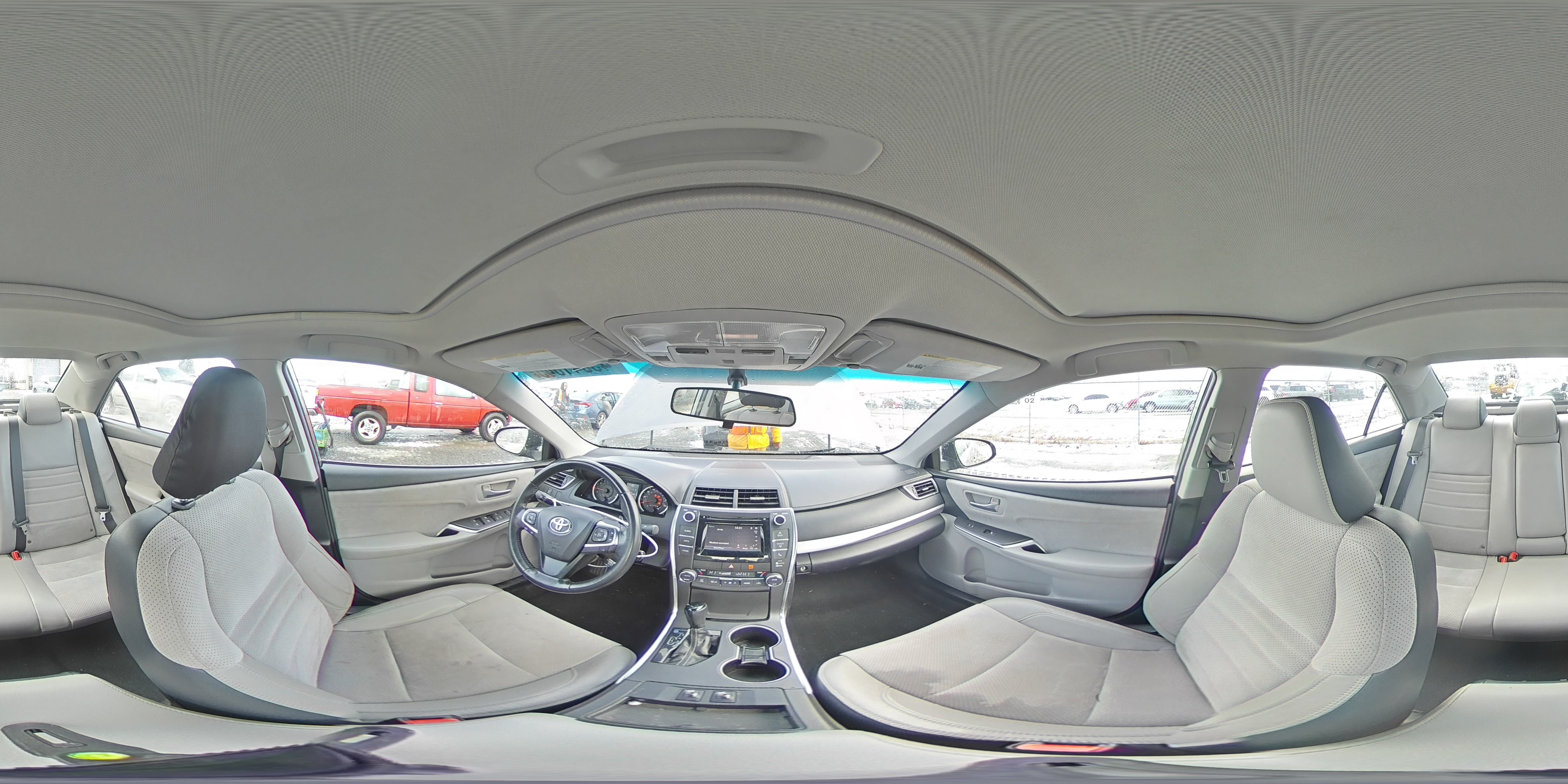 2015 Toyota Camry - Image 13