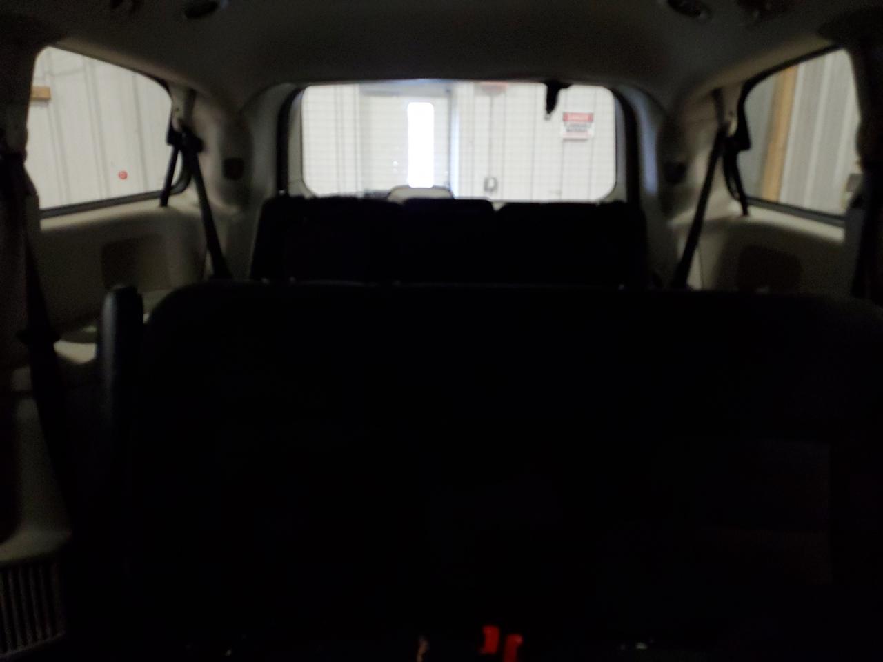 2017 Dodge Caravan - Image 10