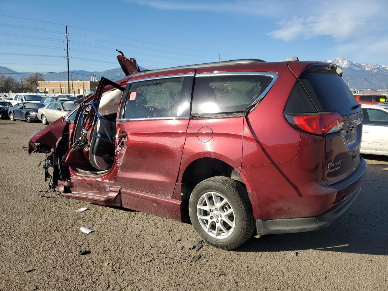2021 Chrysler Voyager - Image 2