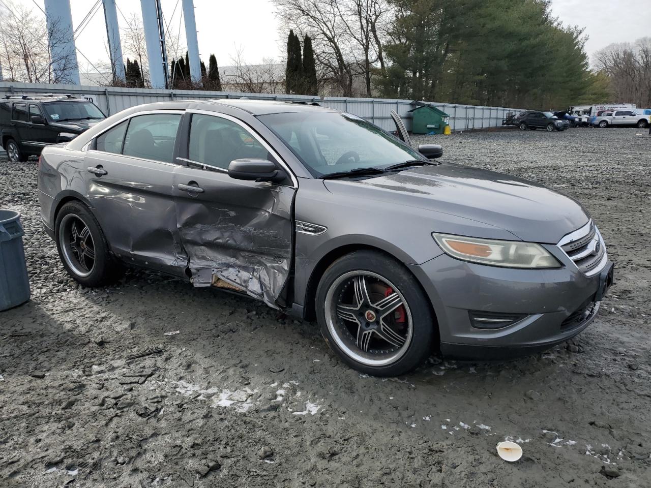 2011 Ford Taurus - Image 4