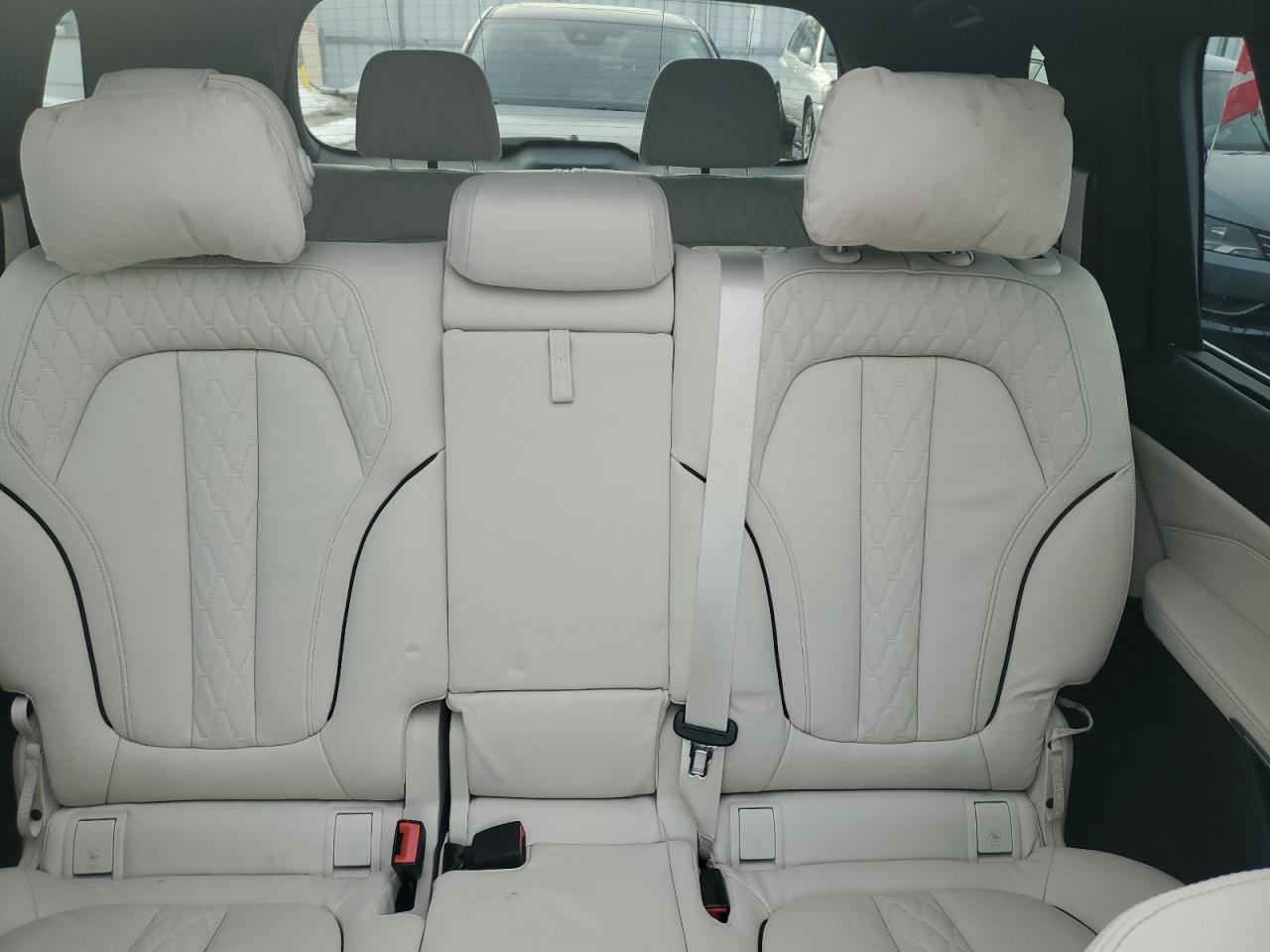 2021 BMW X7 - Image 10