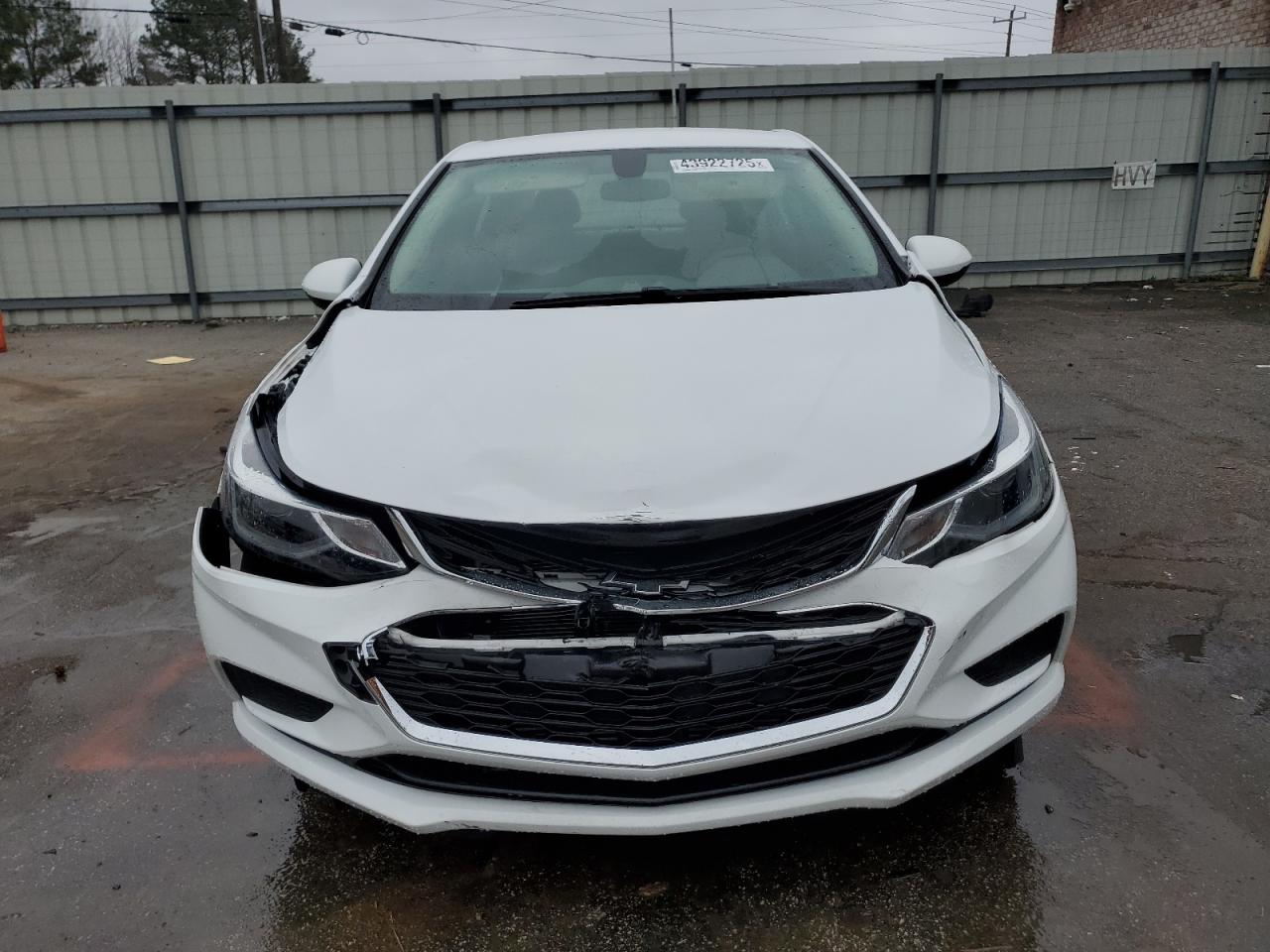 2018 Chevrolet Cruze - Image 5