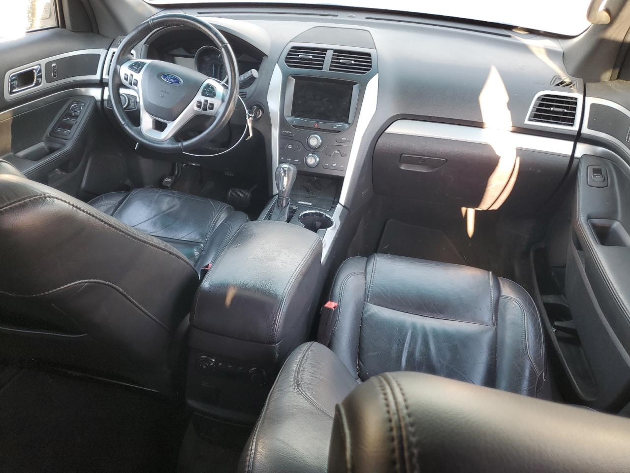 2015 Ford Explorer - Image 8