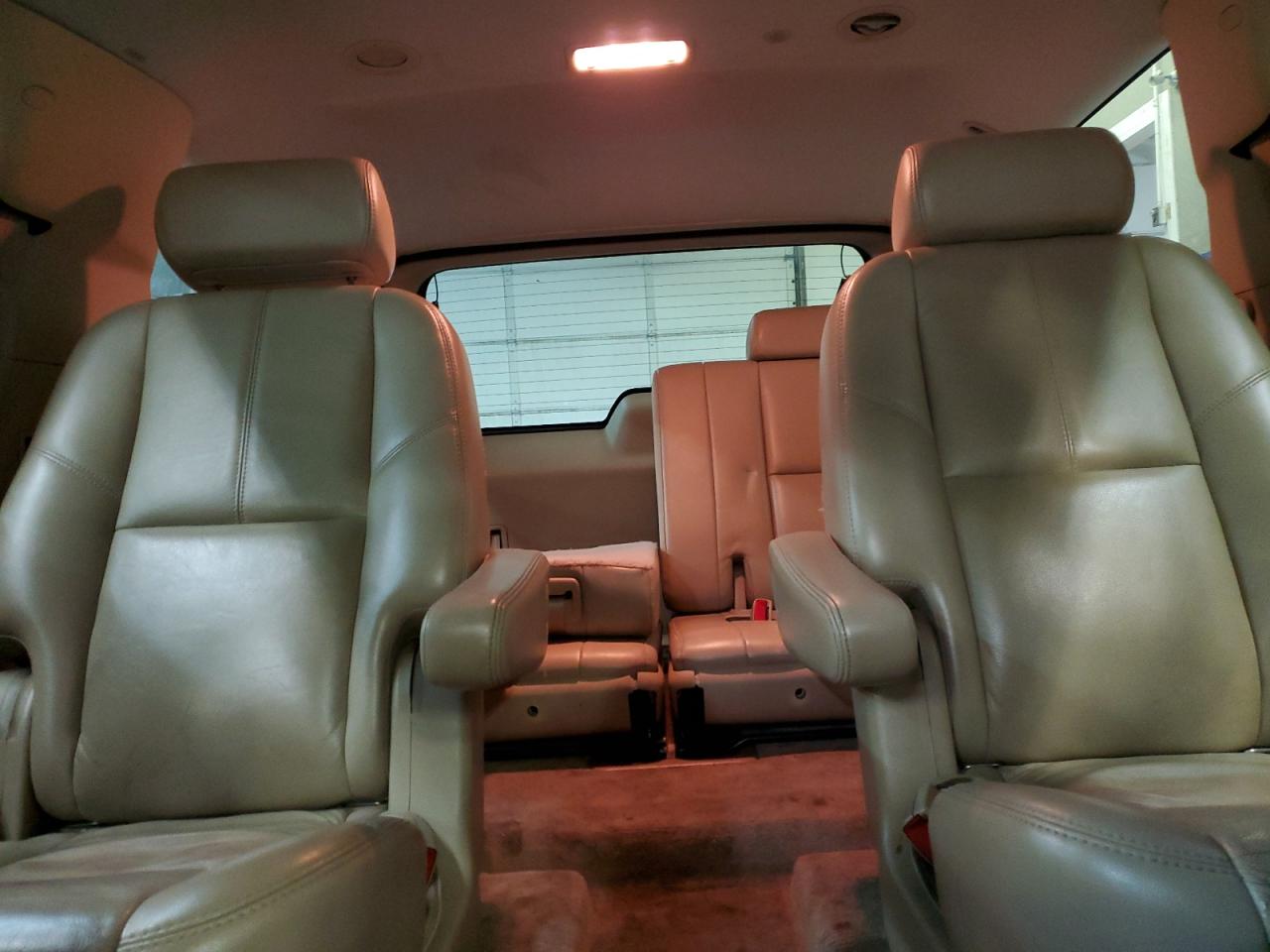 2007 Chevrolet Tahoe - Image 10