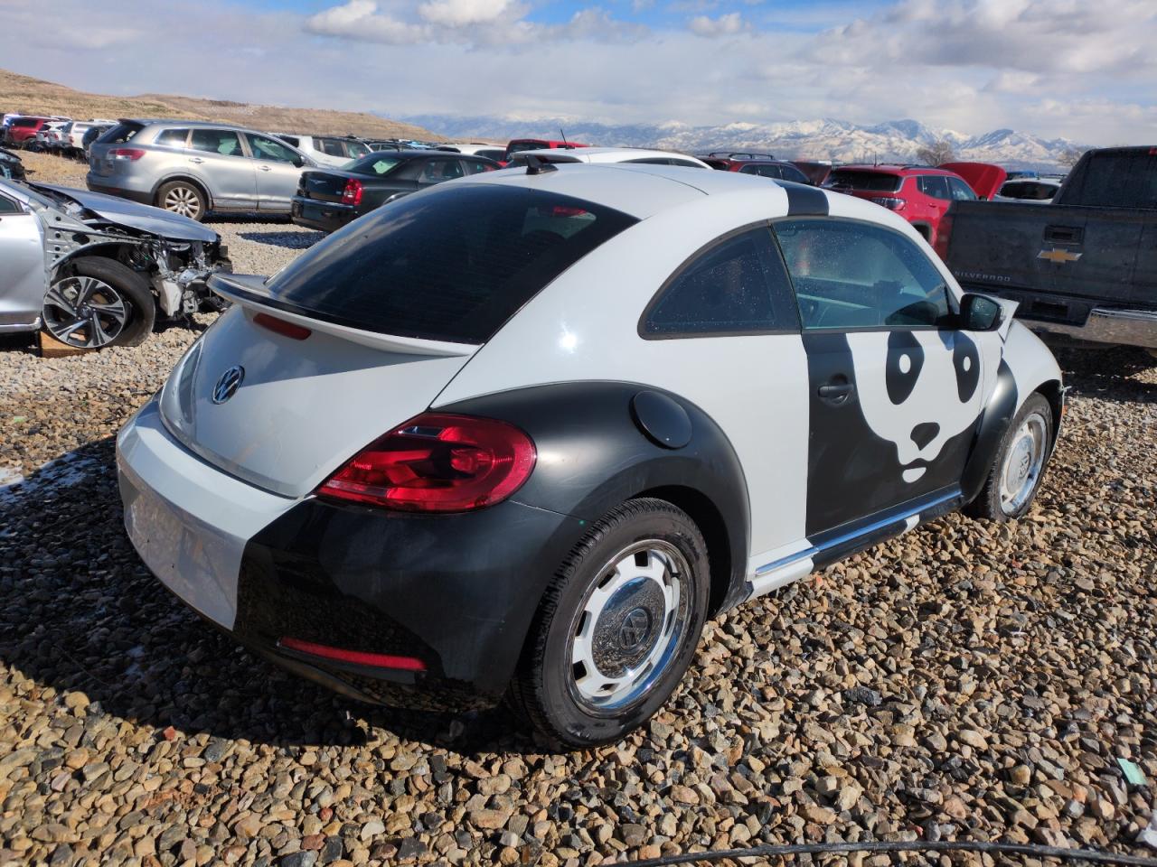 2015 Volkswagen Beetle - Image 3