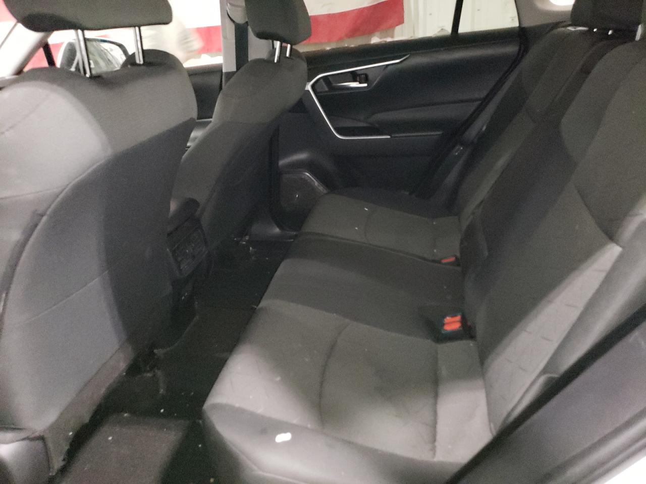 2022 Toyota RAV 4 - Image 11