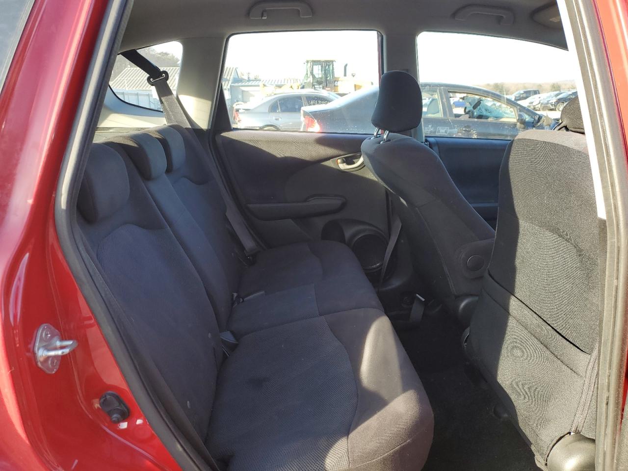 2010 Honda Fit - Image 11