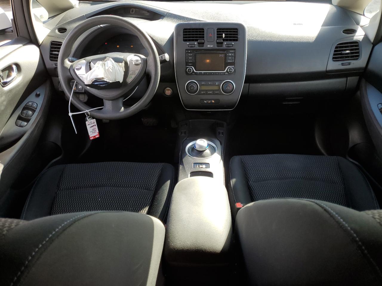 2016 Nissan Leaf - Image 8