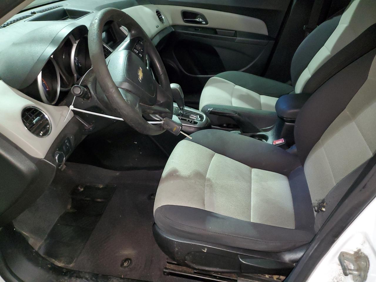 2012 Chevrolet Cruze - Image 7